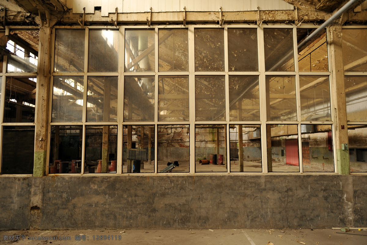 旧厂房 老厂房 厂房 破旧 玻璃窗 空旷 old factory 现代科技 工业生产
