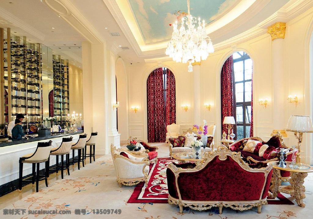 欧式 奢华 客厅 水晶 吊灯 装修 效果图 不规则吊顶 方形茶几 花纹地毯 浅黄色墙壁 台灯