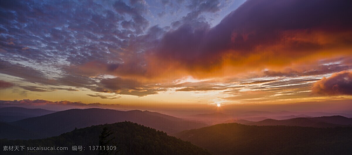 晚霞 山峰 群山 傍晚 黄昏 云海 落日 日落 自然景观 自然风景