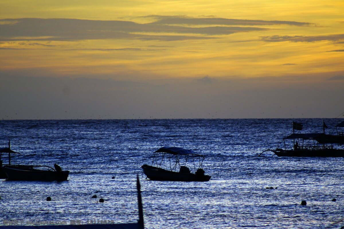 国外旅游 海岸 海滩 旅游摄影 日出 日落 小船 蟹船 独木舟 菲律宾 宝和岛摄影 psd源文件