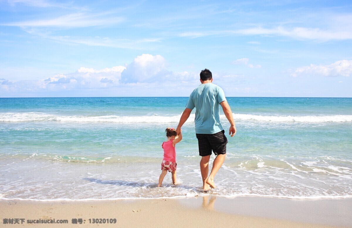 海边游玩 父女 海边 游玩 蓝天 碧海 旅游摄影 国内旅游
