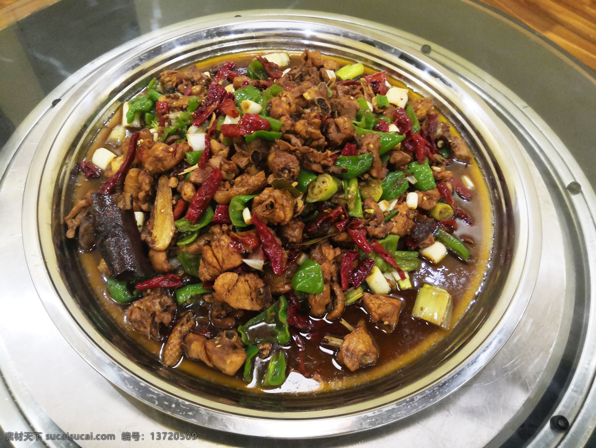新疆大盘鸡 大盘鸡 大盘土鸡 土豆 辣椒 辣皮子 正宗 摄影图 餐饮美食 传统美食