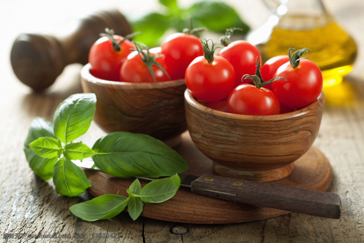 新鲜的水果 新鲜 水果 西红柿 蔬菜 木板 木桌 生物世界
