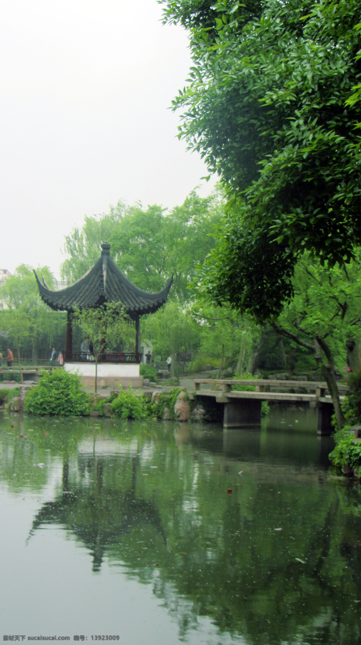 苏州风情 苏州 绿色背景 吊脚楼 江边 阁楼 自然景观 山水风景 白色