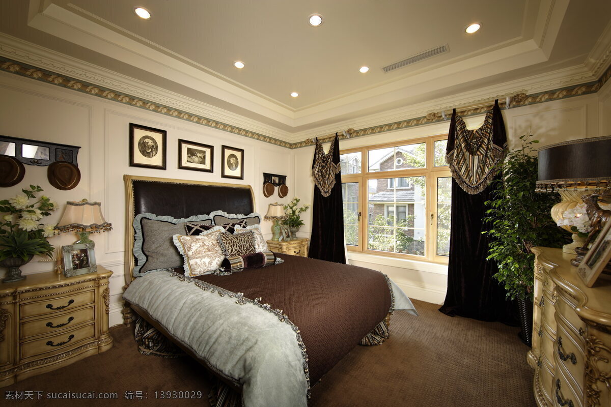 美式 风格 卧室 黑色 窗帘 室内装修 效果图 卧室装修 深色地板 黑色窗帘 铜金色柜子