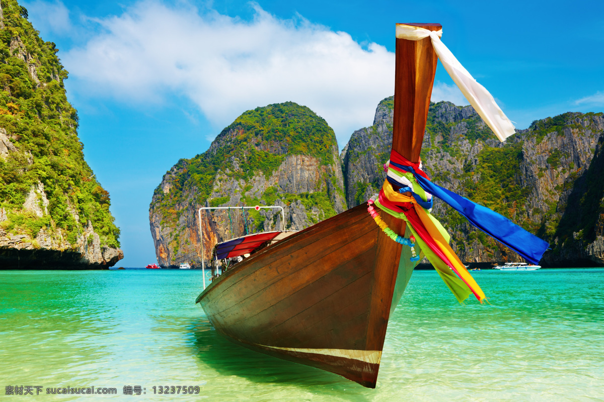 海边 自然风景 夏天沙滩 热带海滩 船 船只 沙滩 海边风景 清澈海水 干净 湛蓝 海洋 山峰 蓝天白云 旅游景点 大自然风光 大海图片 风景图片