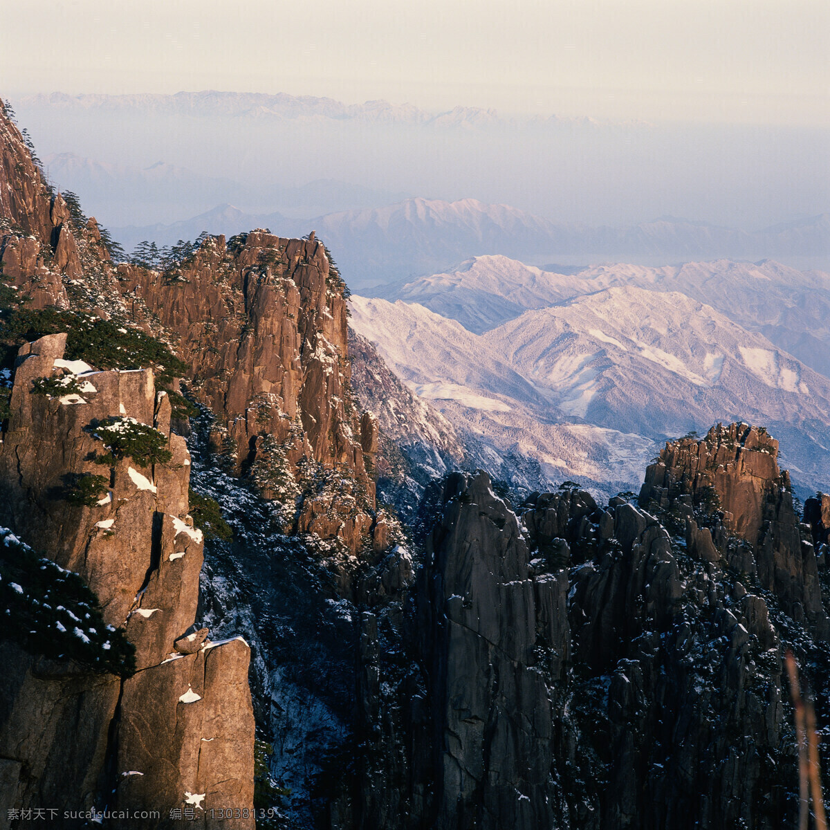奇山异石 山顶 山脉 云端 雪山 石头 旅游胜地 自然景观 自然风景 摄影图库
