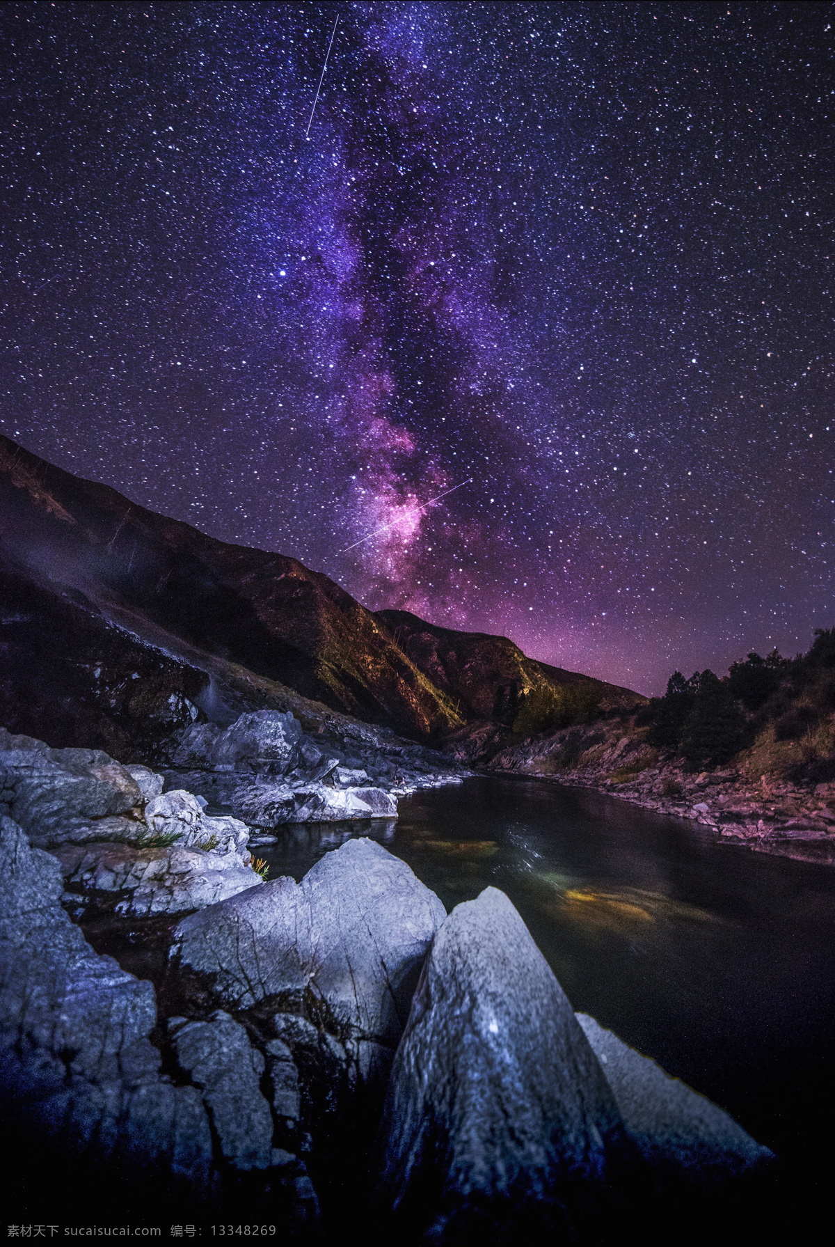 唯美紫色星空 浩瀚 银河 星空 宇宙 星星 壁纸 唯美 黑夜 夜晚 星河 繁星 太空 手机屏保 紫色 自然景观 自然风光