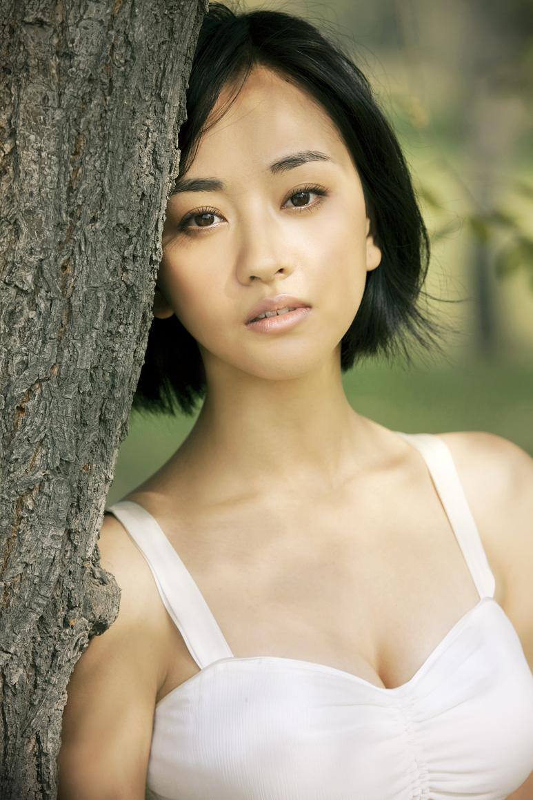 杨蓉 写真 上海戏剧学院表演系 级 本科 明星偶像 人物图库