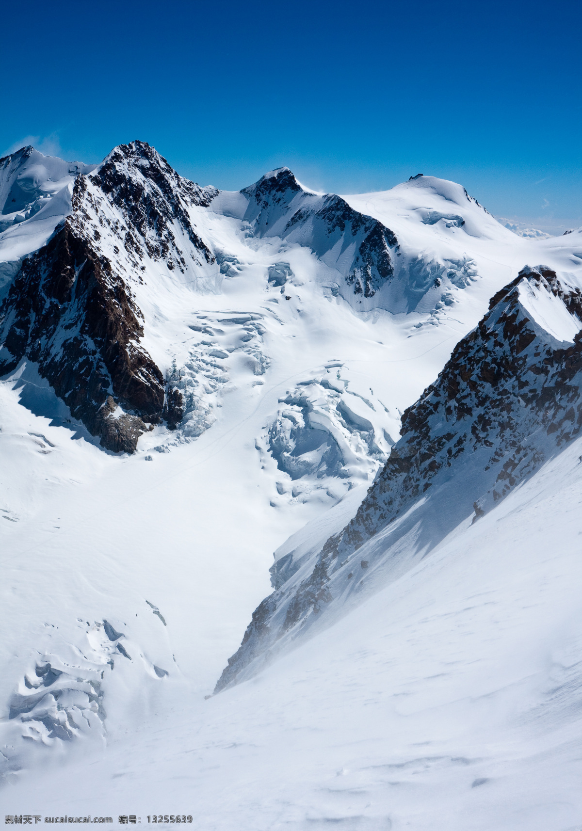 美丽 雪山 一角 白色 高山 雪 蓝天 山水风景 风景图片