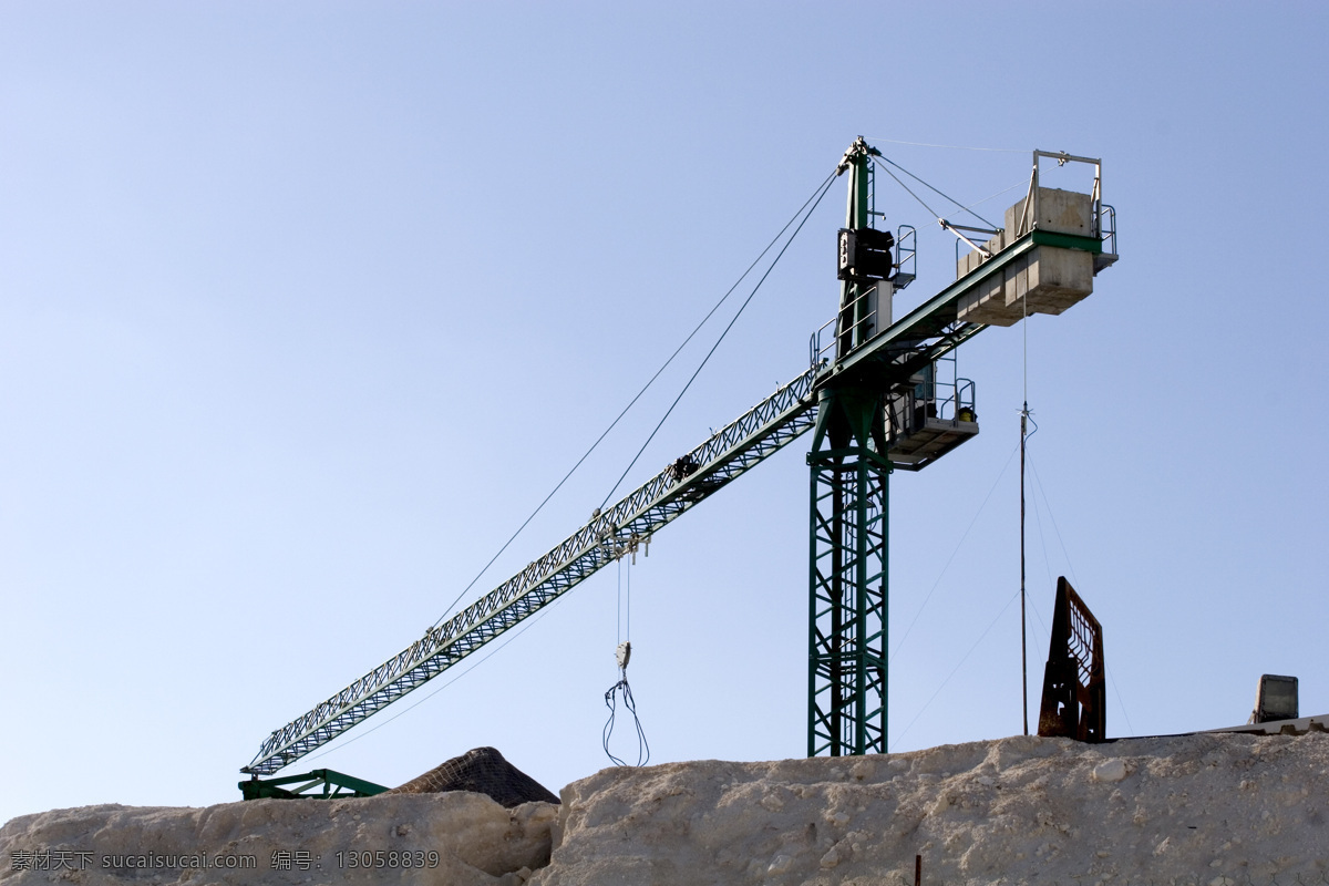 塔吊建筑工地 塔吊 吊车 建筑 工地 施工 建设 工业生产 现代科技
