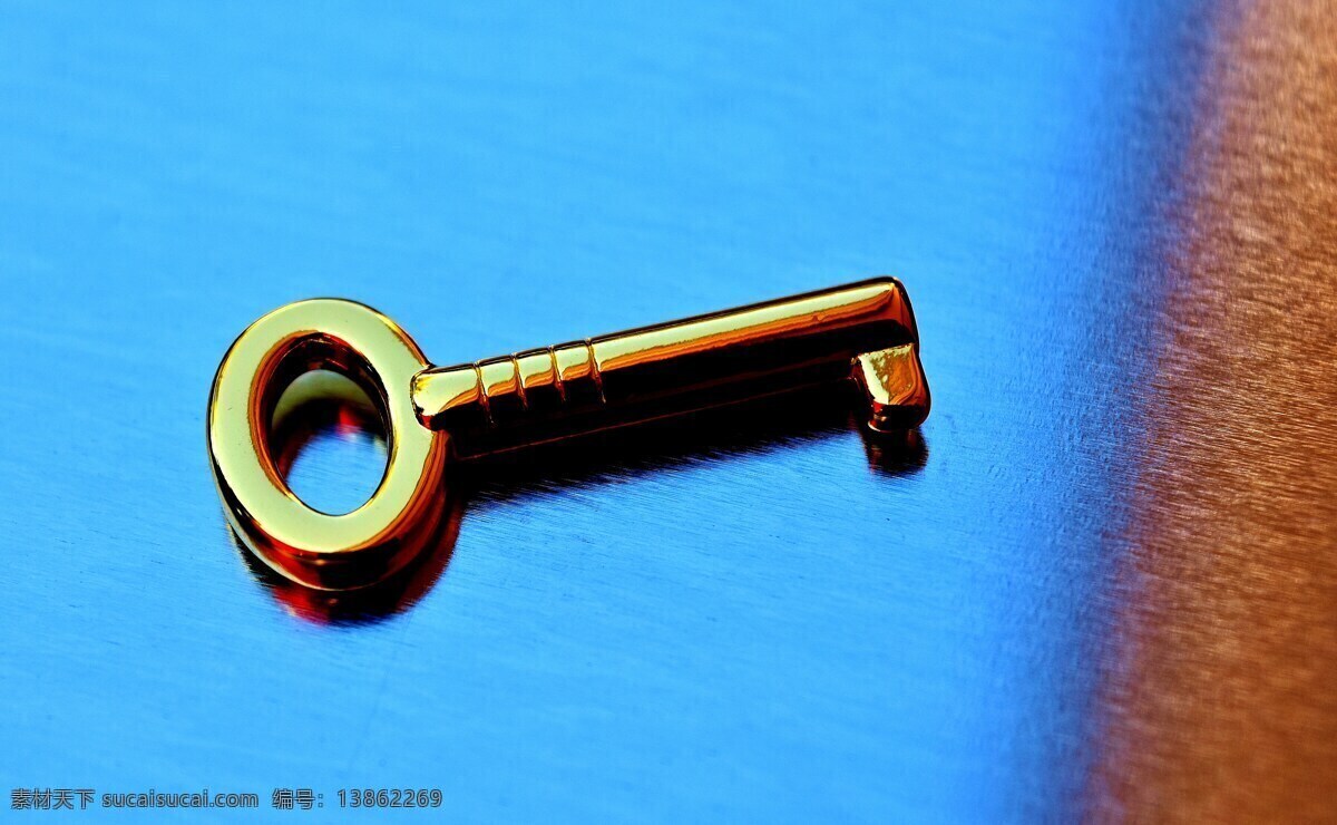 钥匙 金钥匙 金色 金属 金属制品 材质 一根钥匙 近景 特写 生活素材 生活百科