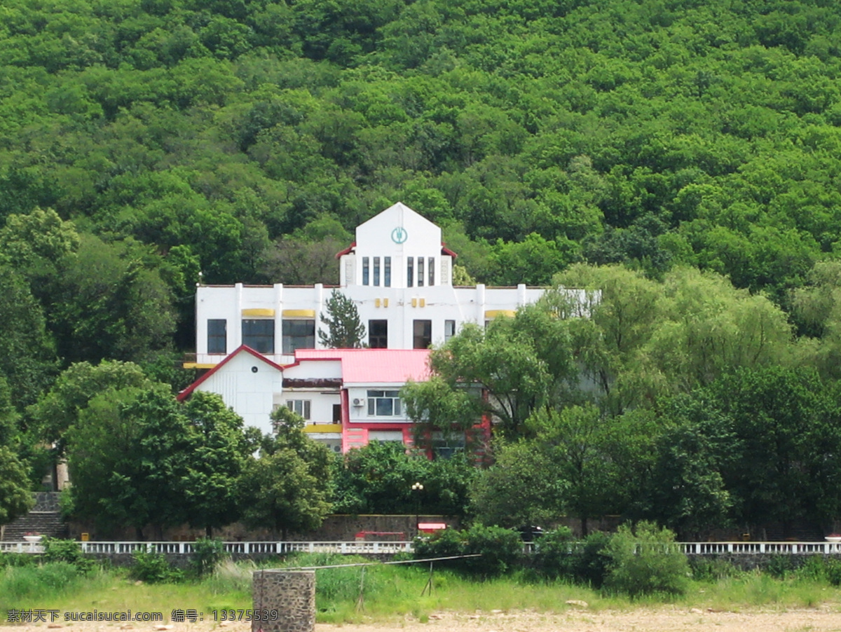 湖边 别墅 国内旅游 旅游摄影 农业银行 摄影图 林中白楼 风景 生活 旅游餐饮