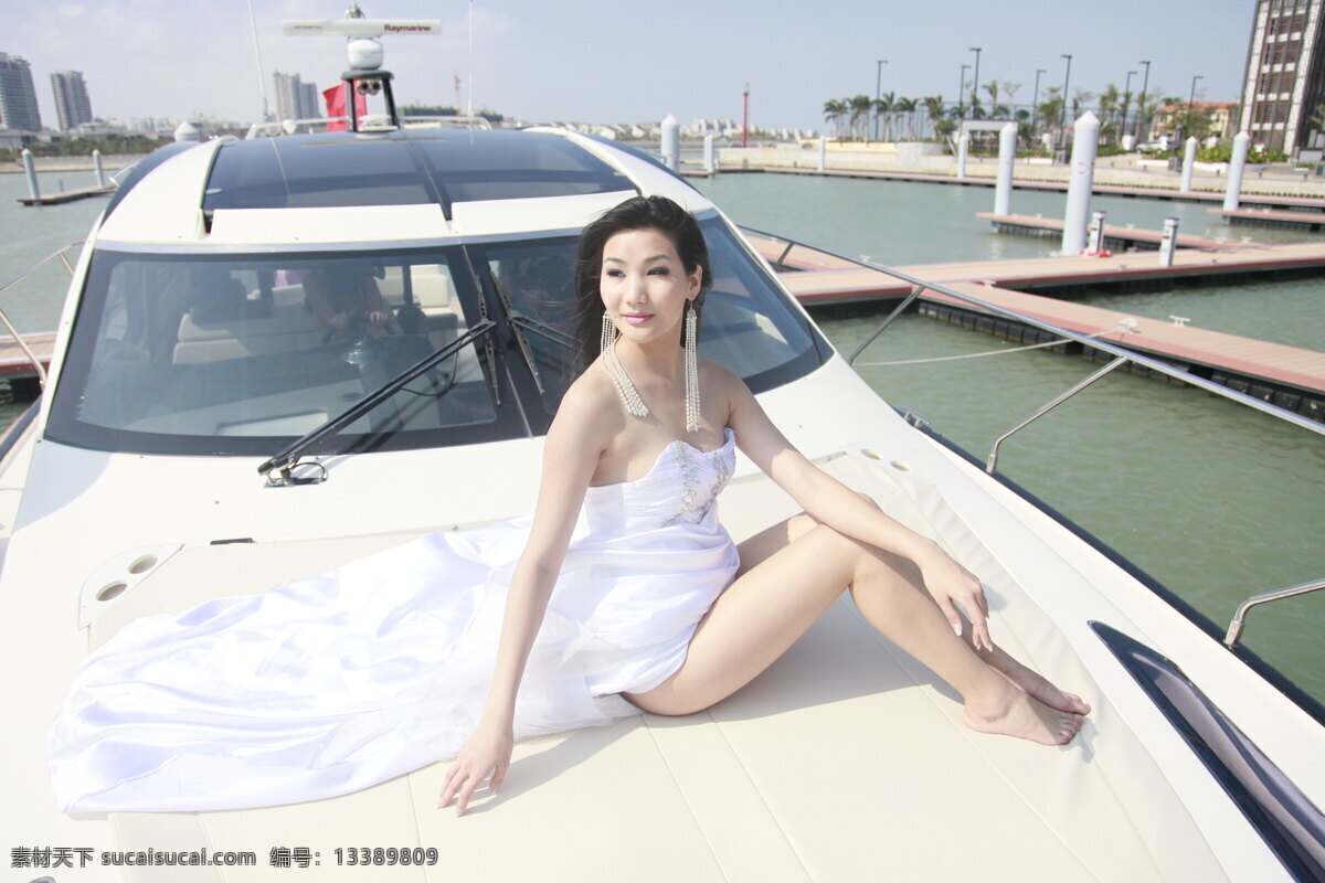 度假 礼服 美女 美女模特 模特 女性女人 人物图库 时尚 优雅 游艇 美女模特摄影 风景 生活 旅游餐饮