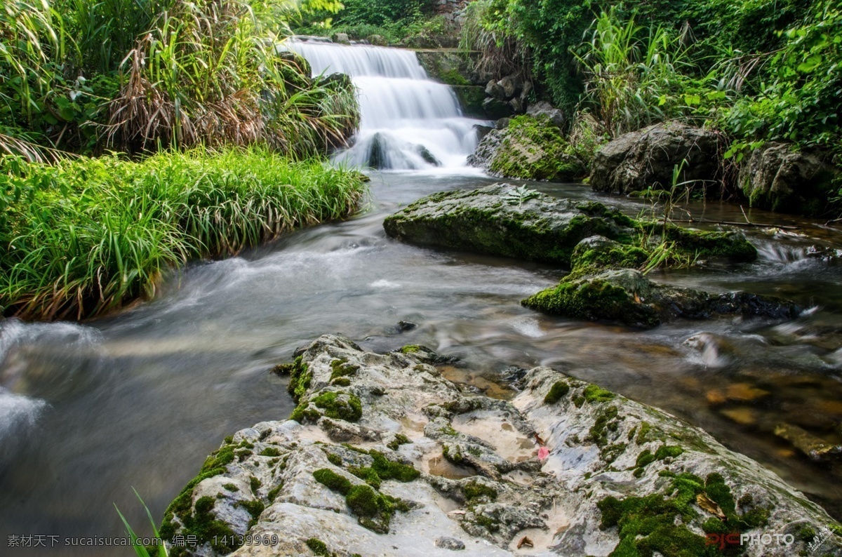 川流不息 风景 山水 旅游景区 青山 绿水 绿草 小河 小溪 石头 绿树水面 碧水水池 山沟 宏源图库 自然景观 山水风景