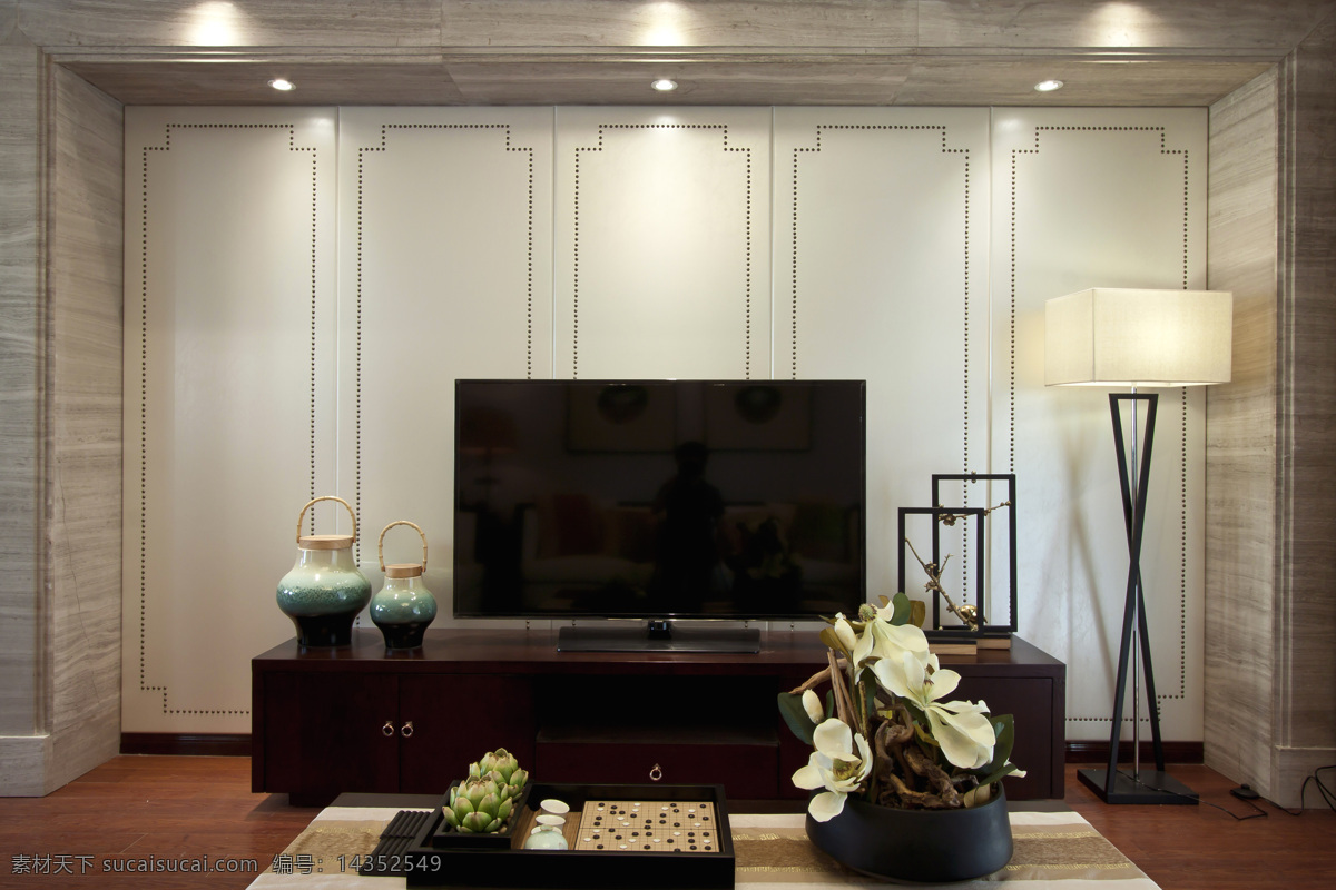 简约 客厅 木质 电视柜 装修 效果图 白色射灯 电视灰色背景 方形吊顶 木地板 台灯