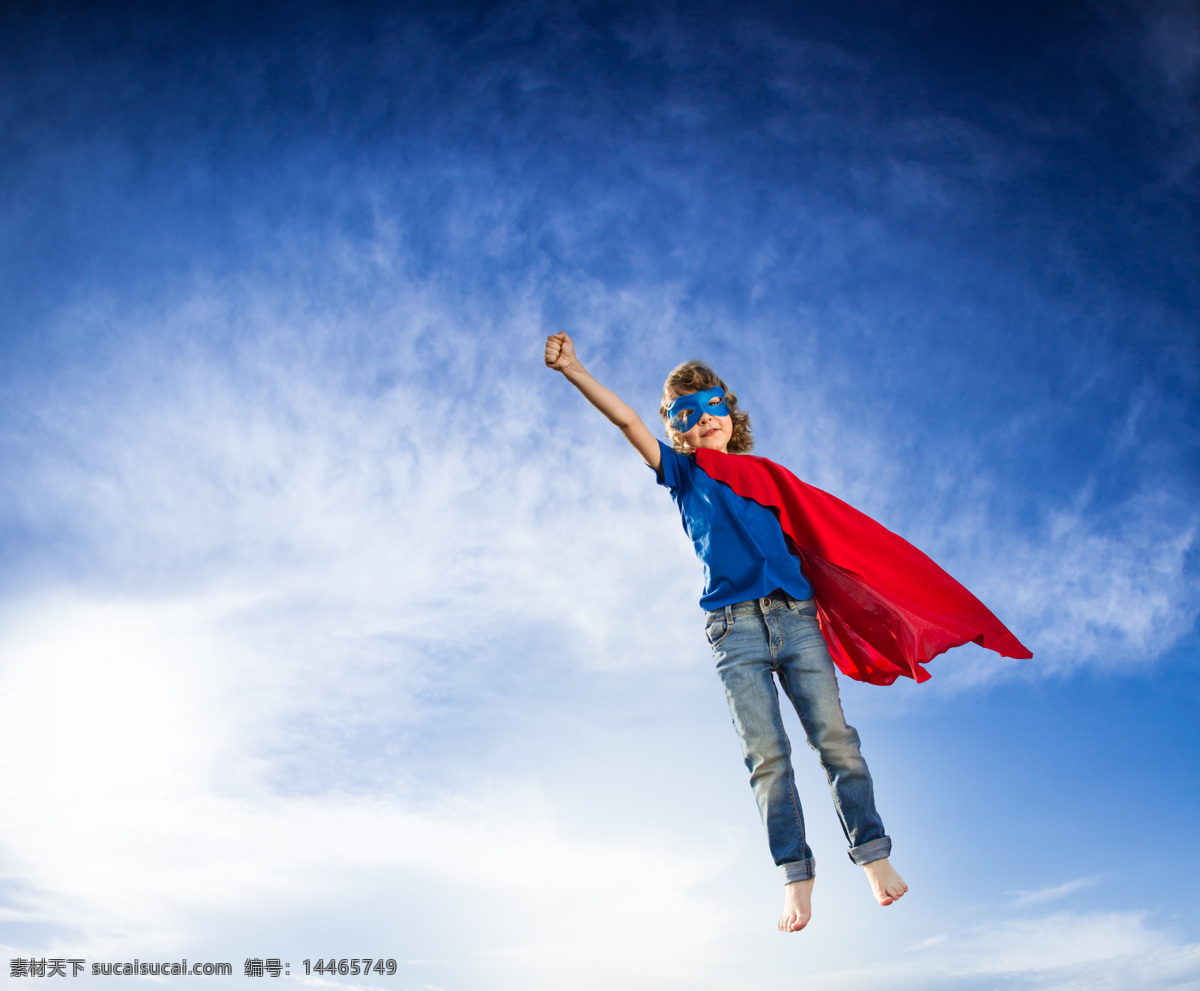 天空 中 儿童 蓝天 戴面具的超人 小英雄 超级英雄 外国男孩 小男孩 儿童超人 披风 儿童图片 人物图片