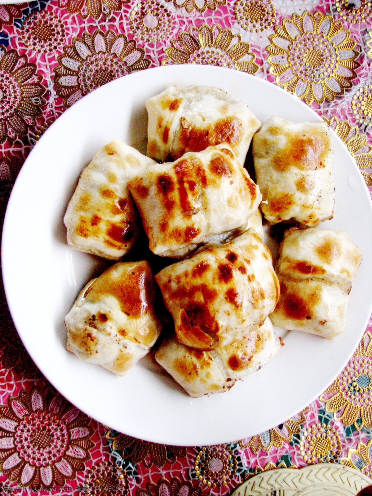 新疆美食 新疆 美食 烤包子 羊肉皮牙子 羊肉烤包子 传统美食 餐饮美食